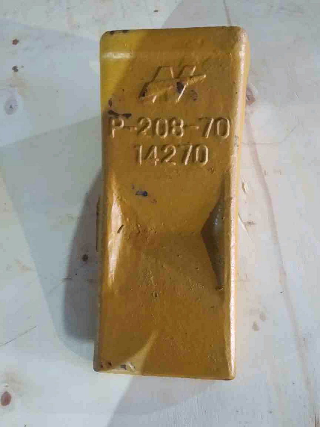 208-70-14270 Коронка ковша 208-70-14152 Nova — изображение 1
