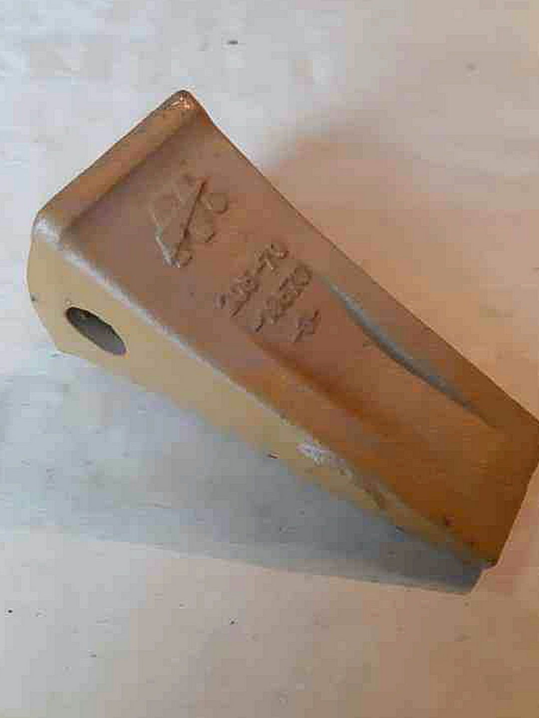 pc200_205-70-19570 Коронка ковша 205-70-19570 Nova — изображение 1
