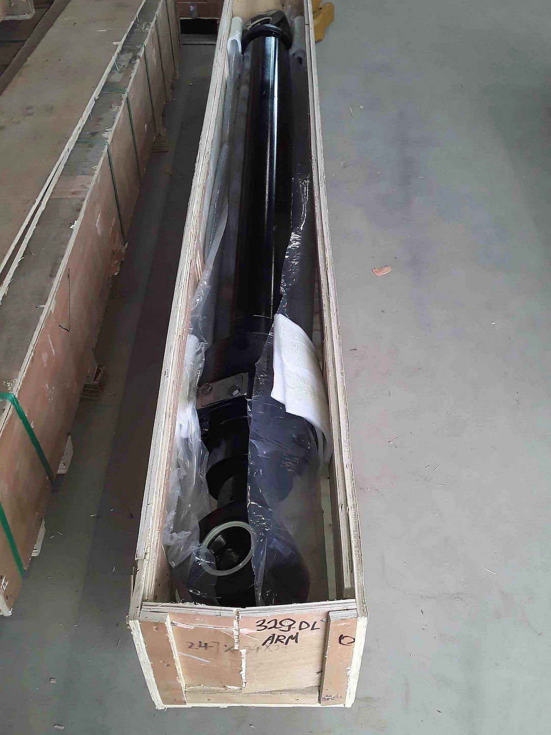 s129782 Гидроцилиндр рукояти S129782 329D без трубок Shimitsu — изображение 1