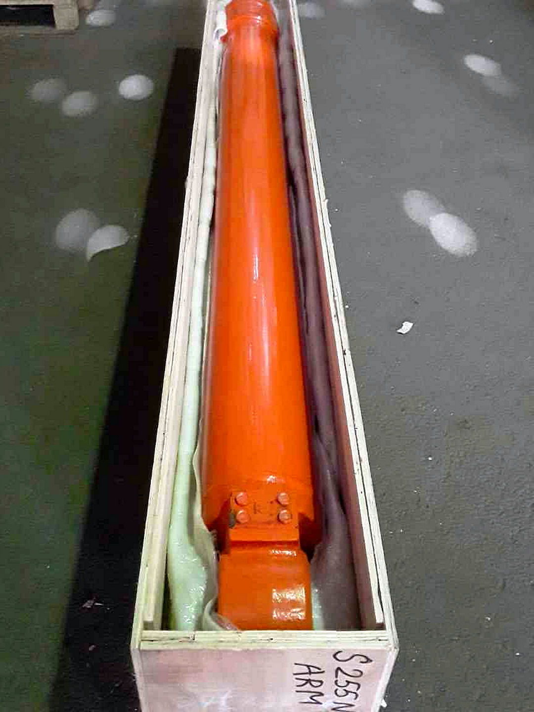 s525882-s255lc-v Гидроцилиндр рукояти S525882 S255LC-V без трубок Shimitsu — изображение 1