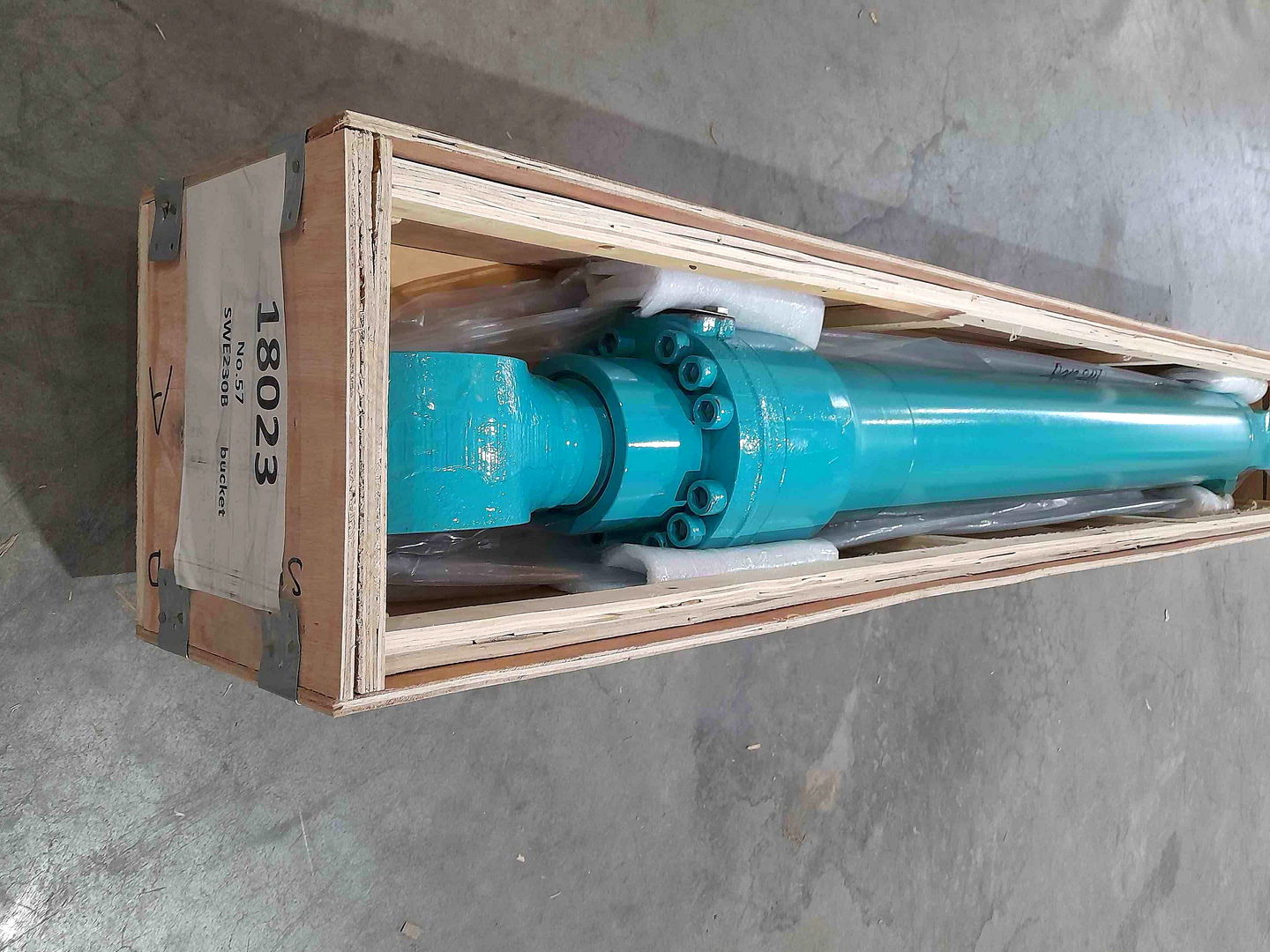 SWE230B_Bucket Гидроцилиндр ковша S8600035 SWE230B без трубок Shimitsu — изображение 1